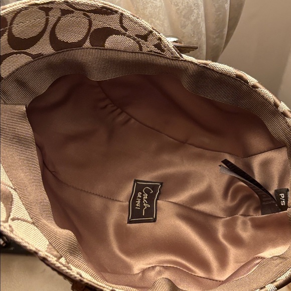 Coach Signature Karee Newsboy Cap with patent leather accent Leather Strap main image 4